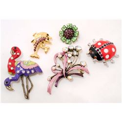 LOT OF 5 COSTUME JEWELRY BROOCHES