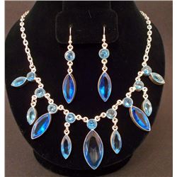 ESTATE COSTUME JEWELRY NECKLACE AND EARRINGS SET