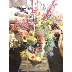LARGE FLORAL ARRANGEMENT