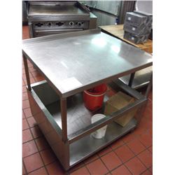 A6 - STAINLESS STEEL TABLE