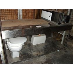 STAINLESS STEEL WORK TABLE