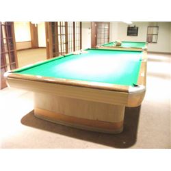BRUNSWICK POOL TABLE