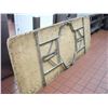 Image 1 : FOLDING TABLE