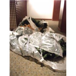 CHRISTMAS TREES ON STANDS (4) - BAGS