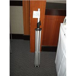 ALUMINUM TRIPOD SPEAKER STAND