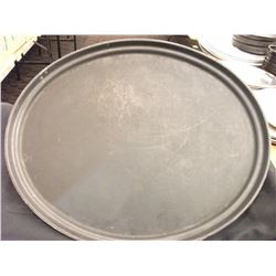 BLACK ROUND SERVING TRAY - PER TRAY (AS THEY COME)