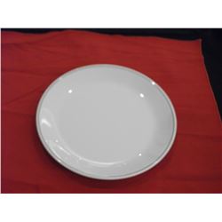 WHITE ROUND DINNER PLATE - PER PILE (AS THEY COME)