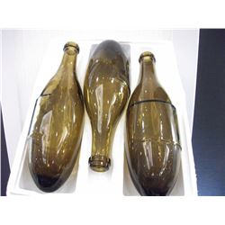 THREE PIECE DECORATIVE GLASS BOTTLE SET - PER TRAY (AS THEY COME)