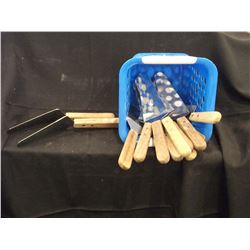 WOOD HANDLED CAKE SERVERS - PER TUB (AS THEY COME)