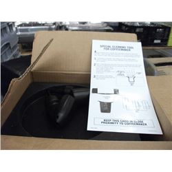 COFFEE MACHINE BASE AND CLEANING KIT - BOX