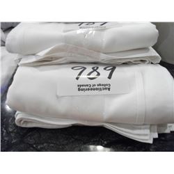 WHITE CLOTH NAPKINS - PER BUNDLE (AS THEY COME)