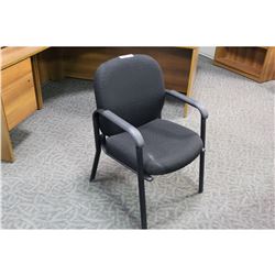 BLACK MID BACK CLIENT CHAIR S2