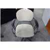 Image 2 : STEELCASE UNO BEIGE TASK CHAIR