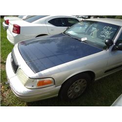 2004 FORD CROWN VICTORIA, S/N 2FAHP71WX4X160670, V8 GAS, A/T, ODOMETER READING 226,152 MILES