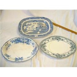 3 VARIOUS BLUE AND WHITE MEAT ASHETS...