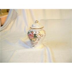7" MALING LIDDED GINGER JAR...
