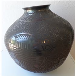 Signed Large Mata Ortiz Mexican Black Pot