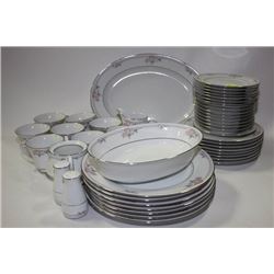 NORITAKE DINNER SERVICE 46 PIECES INCLUDING