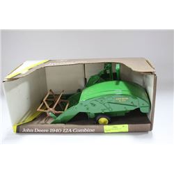 ERTL 1940 JOHN DEERE 12A COMBINE