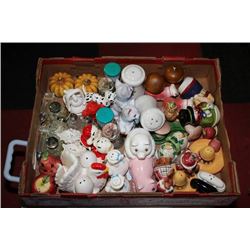 FLAT OF ESTATE  COLLECTABLE SALT & PEPPER SHAKERS