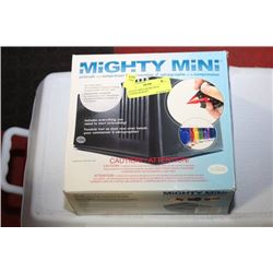 MIGHTY-MINI AIR BRUSH & COMPRESSOR KIT