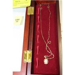 14K GOLD & OPAL PENDANT WITH 10K GOLD CHAIN