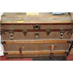 STEAMER TRUNK