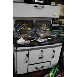 1940's COAL AND WOOD COOKSTOVE