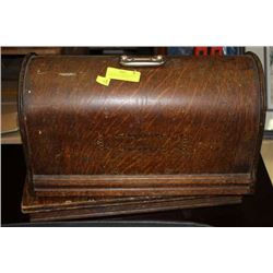 T. EATON CO. SEAMSTRESS HAND CRANK SEWING MACHINE