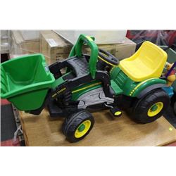 JOHN DEERE PEDAL TRACTOR