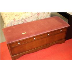 CANADIAN MADE CEDAR LINE CHEST/BENCH