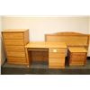 Image 1 : ESTATE OAK QUEEN SIZE 4 PC BEDROOM SUITE