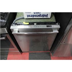 FRIGIDAIRE STAINLESS STEEL DISHWASHER