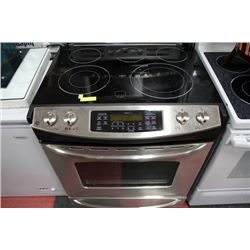 GE 5 BURNER CERAMIC TOP STOVE / CONVECTION OVEN