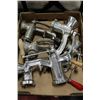 Image 1 : BOX OF ESTATE MEAT GRINDERS