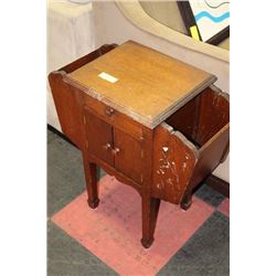 ESTATE OAK MAGAZINE RACK SIDETABLE