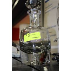 ESTATE GLASS DECANTER