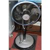 Image 1 : WEATHER WORKS FLOOR FAN