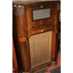 WESTINGHOUSE FLOOR MODEL RADIO