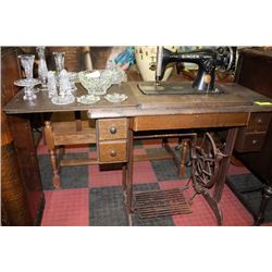 SINGER TREADLE SEWING MACHINE NOTE MISSING BELT