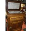 Image 4 : OAK LATE 19TH CENTURY FULLY RESTORED ICE BOX