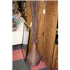 Image 1 : SHOWHOME WICKER VASE & BRANCHES