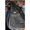 Image 1 : GUITAR CASE - BLACK