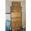 Image 1 : STACK OF 6 WOOD CRATES