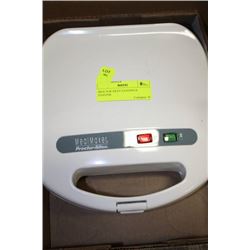 PROCTOR-SILEX SANDWICH TOASTER