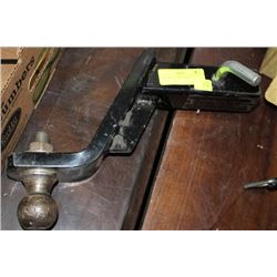 CURT HEAVY DUTY HITCH