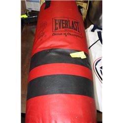 EVERLAST PUNCHING BAG