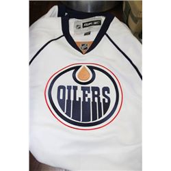 NEW EDMONTON OILERS JERSEY SIZE ADULTS:LARGE