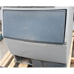 SCOTSMAN UNDER COUNTER ICE MACHINE