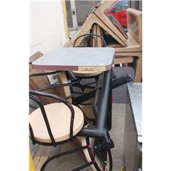 LOT OF RESTAURANT TABLES & BOOTHS